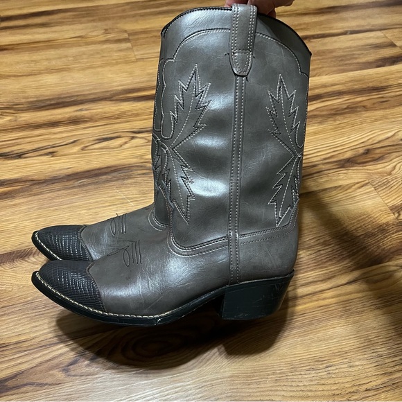 Blair Shoes - Women’s Blair Boots